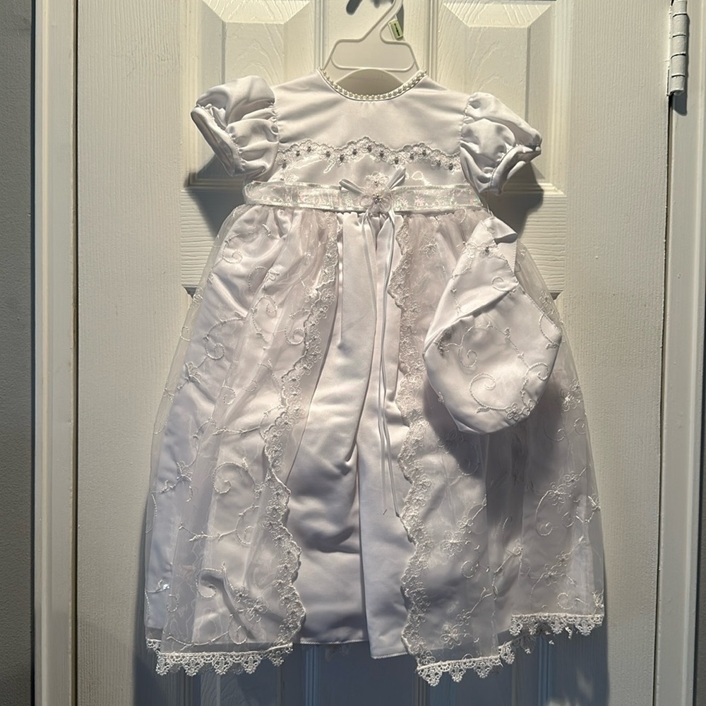 NEW white christening/bridal party gown w/delicate accents & hat-smoke free home